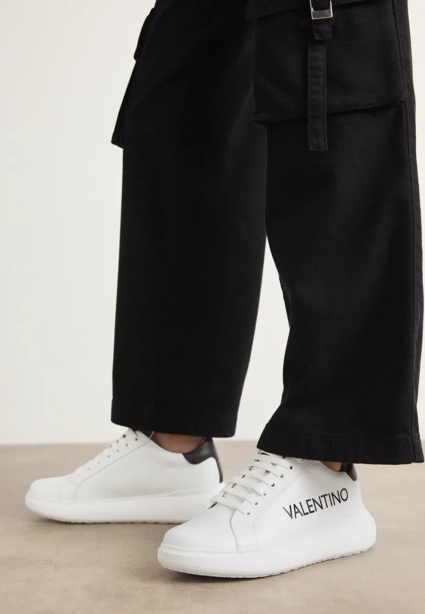 BOUNCE - Sneaker low - white/black