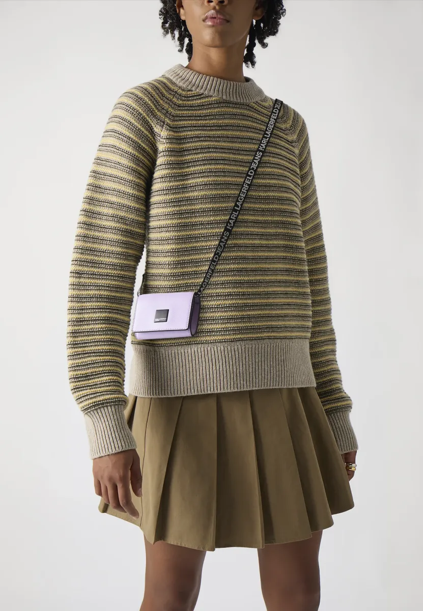 BOX LOGO WALLET - Umhängetasche - lavendula