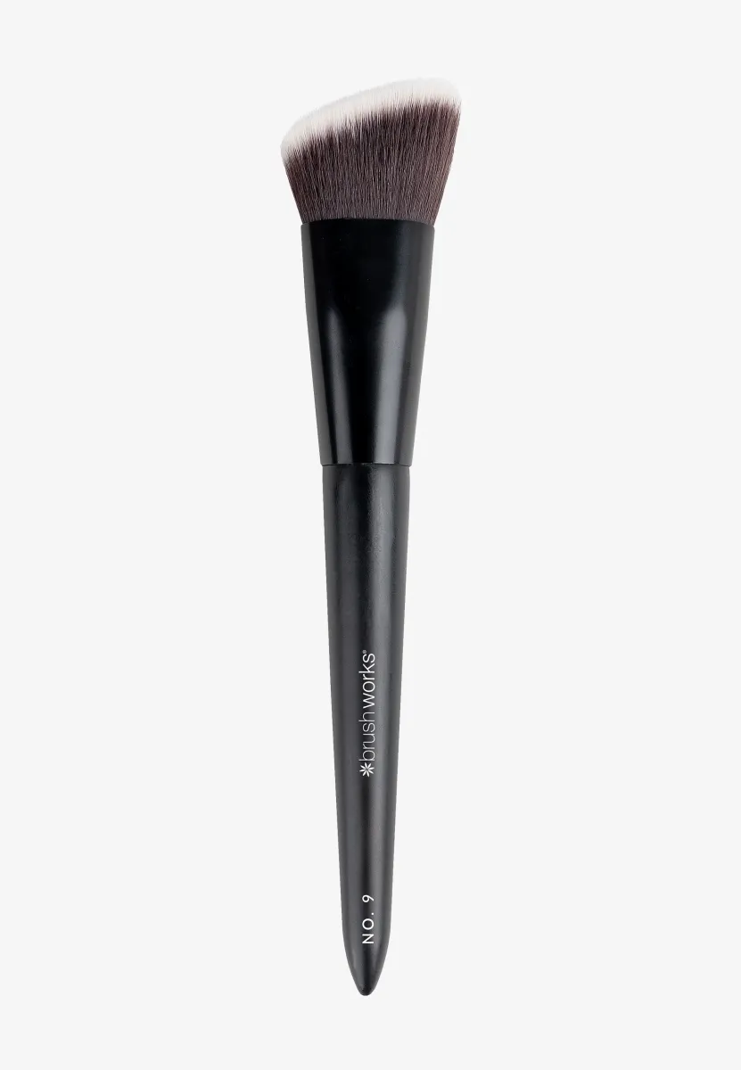 BRUSHWORKS NO. 9 ANGLED FLAT TOP FOUNDATION BUFFING BRUSH - Make-up-Accessoires - black