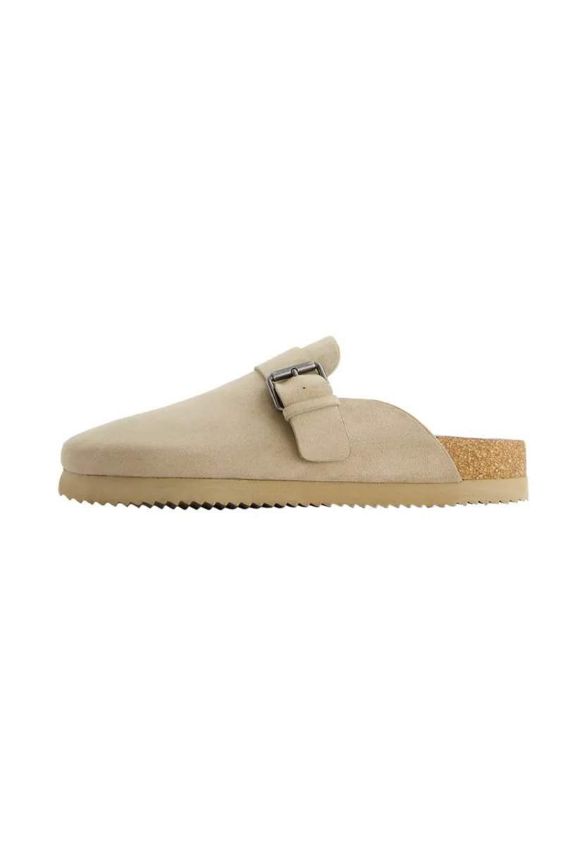 BUCKLE DETAIL - Clogs - sand