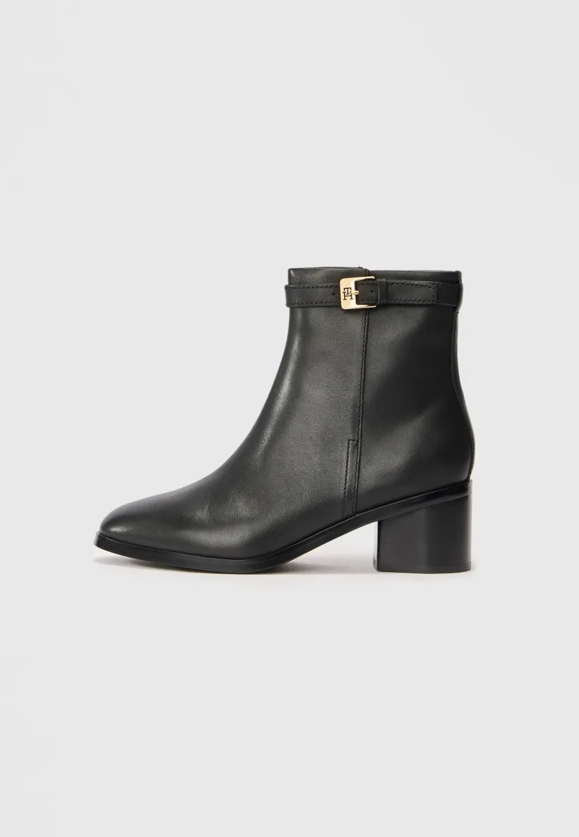 BUCKLE RIDING MID HEEL BOOTIE - Stiefelette - black