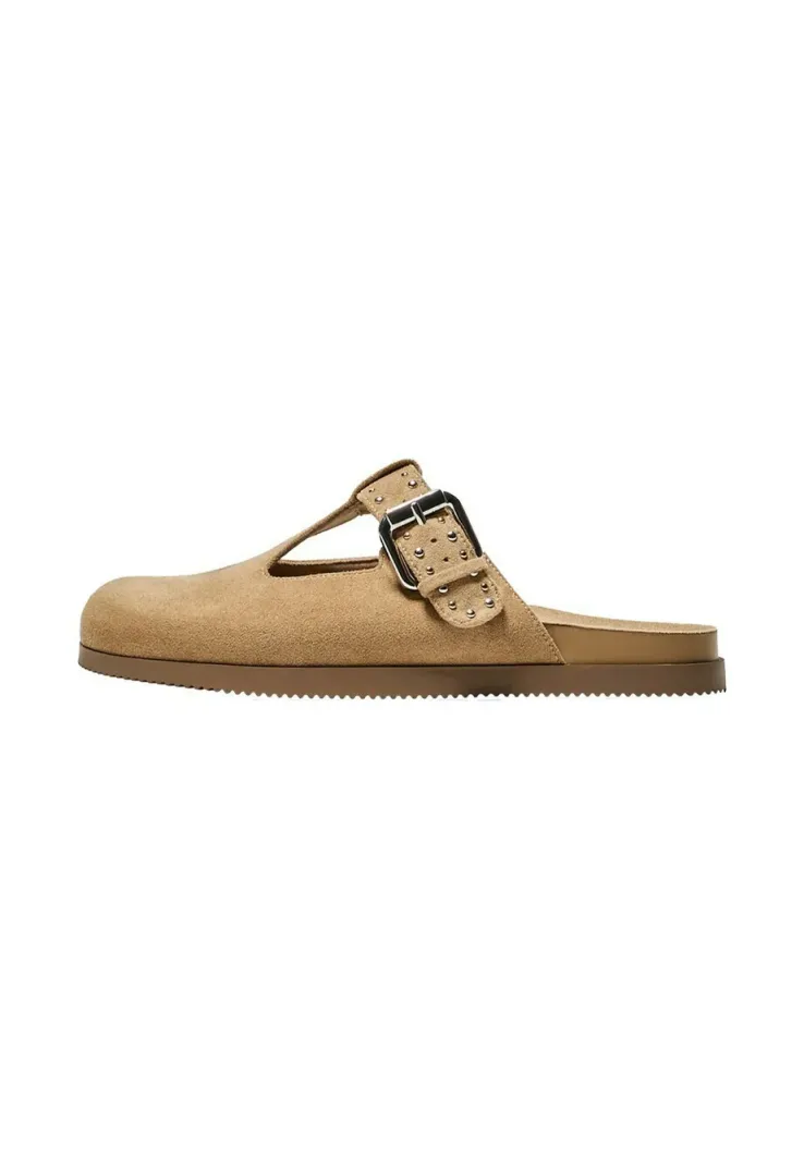 BUCKLED - Pantolette flach - sand