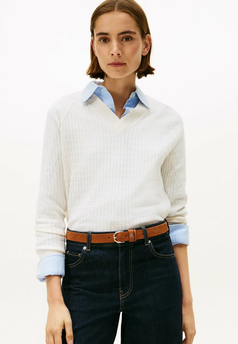 CABLE KNIT V-NECK - Strickpullover - ivory petal rwb tip