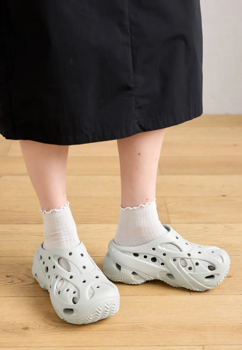 CAGED - Clogs - atmosphere