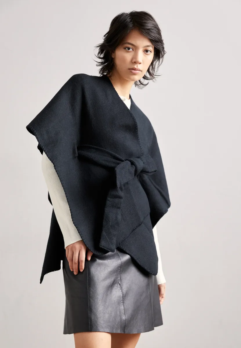 Cape - black