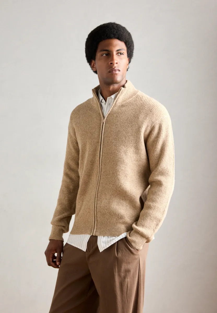 CARDIGAN - Strickjacke - beige