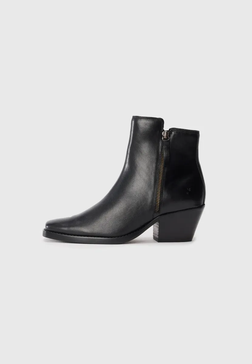 CASSI - Stiefelette - black