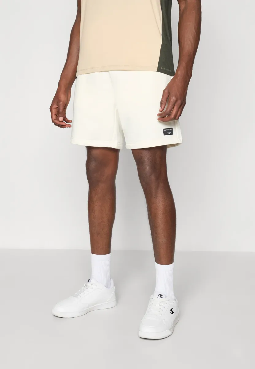 CENTRE SWEATSHORTS - Kurze Sporthose - egret
