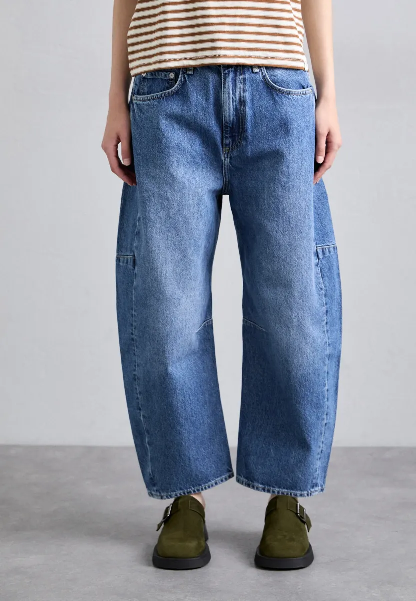 CHARLIE HIGH RISE BARREL - Jeans Relaxed Fit - accord