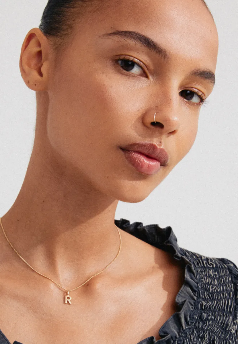 CHARM NECKLACE WITH R PENDANT UNISEX - Halskette - gold-coloured