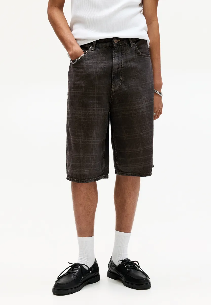 CHECK SKATER - BERMUDA - Jeans Shorts - khaki
