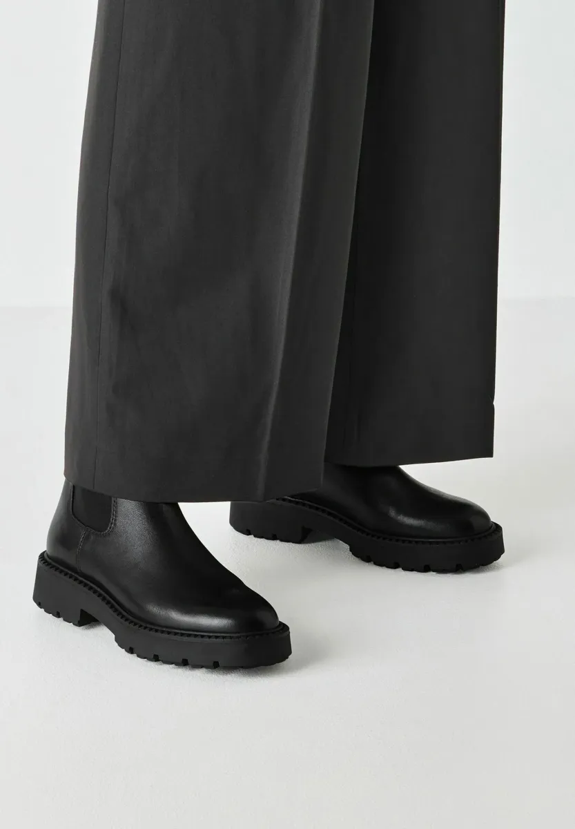 CHELSEA - Ankle Boot - black leather
