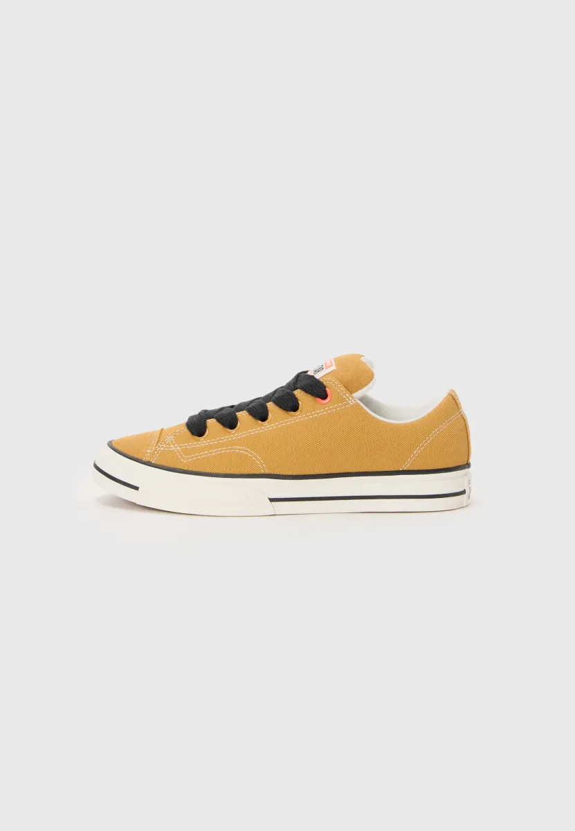 CHUCK TAYLOR PUFF UNISEX - Sneaker low - honey stick/vintage white/fire drill