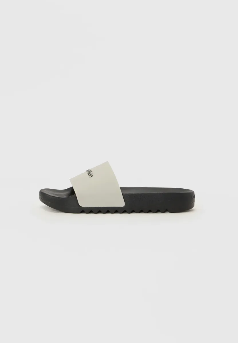 CHUNKY POOL SLIDE - Pantolette flach - moonstruck/black