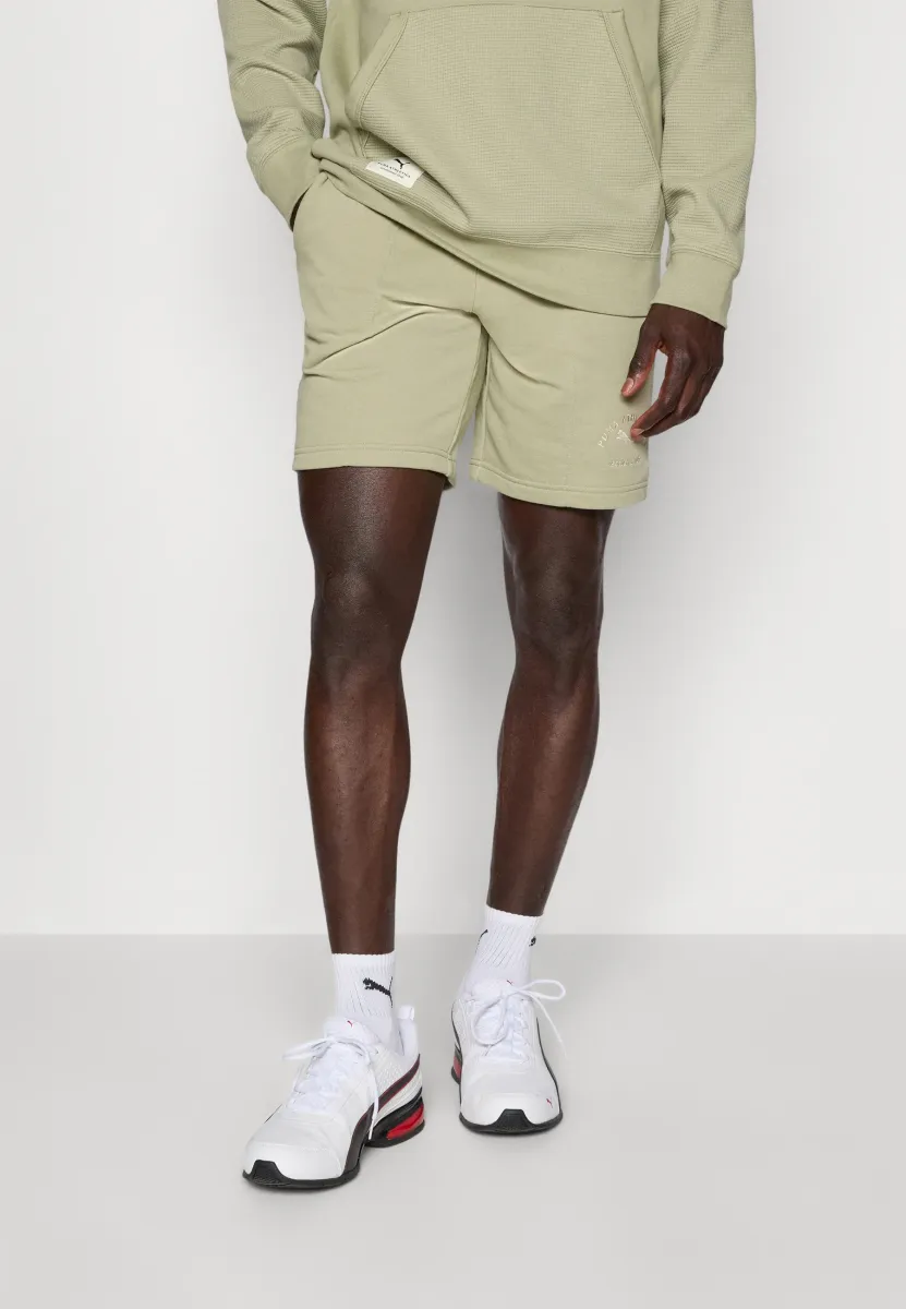 CLASS PINTUCK - Kurze Sporthose - lux army