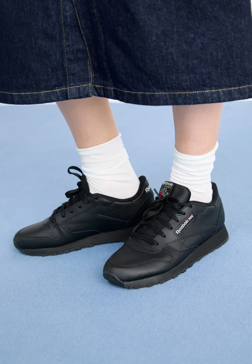 CLASSIC LEATHER TRAINERS - Sneaker low - black
