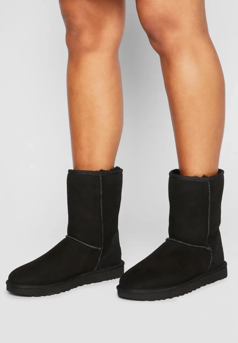 CLASSIC SHORT II - Stiefelette - black