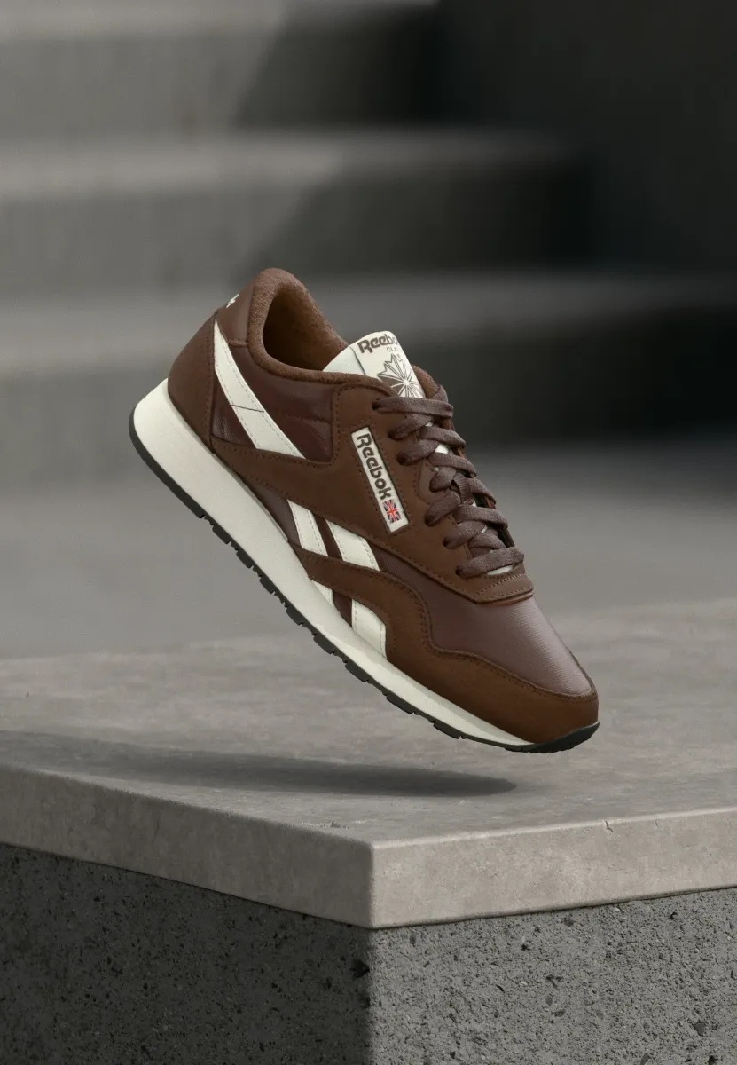 CLASSIC UNISEX - Sneaker low - campus brown/chalk