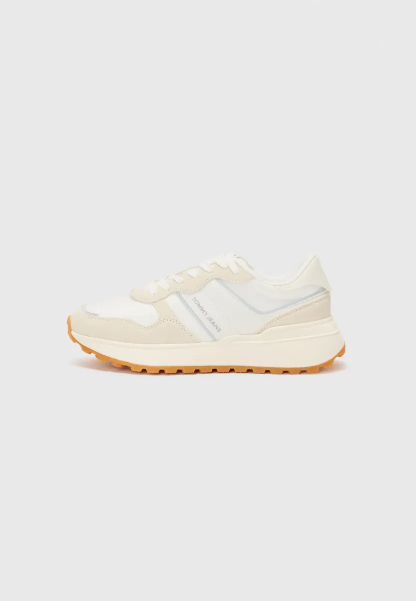 CLEATED RUNNER - Sneaker low - ecru