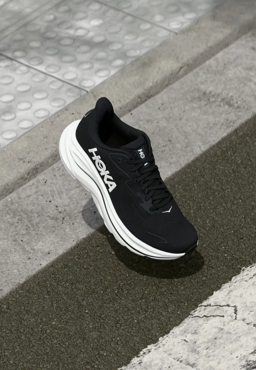 CLIFTON 10 - Laufschuh Straße - black/white