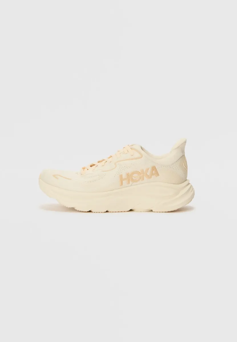CLIFTON 10 - Laufschuh Straße - vanilla/birch