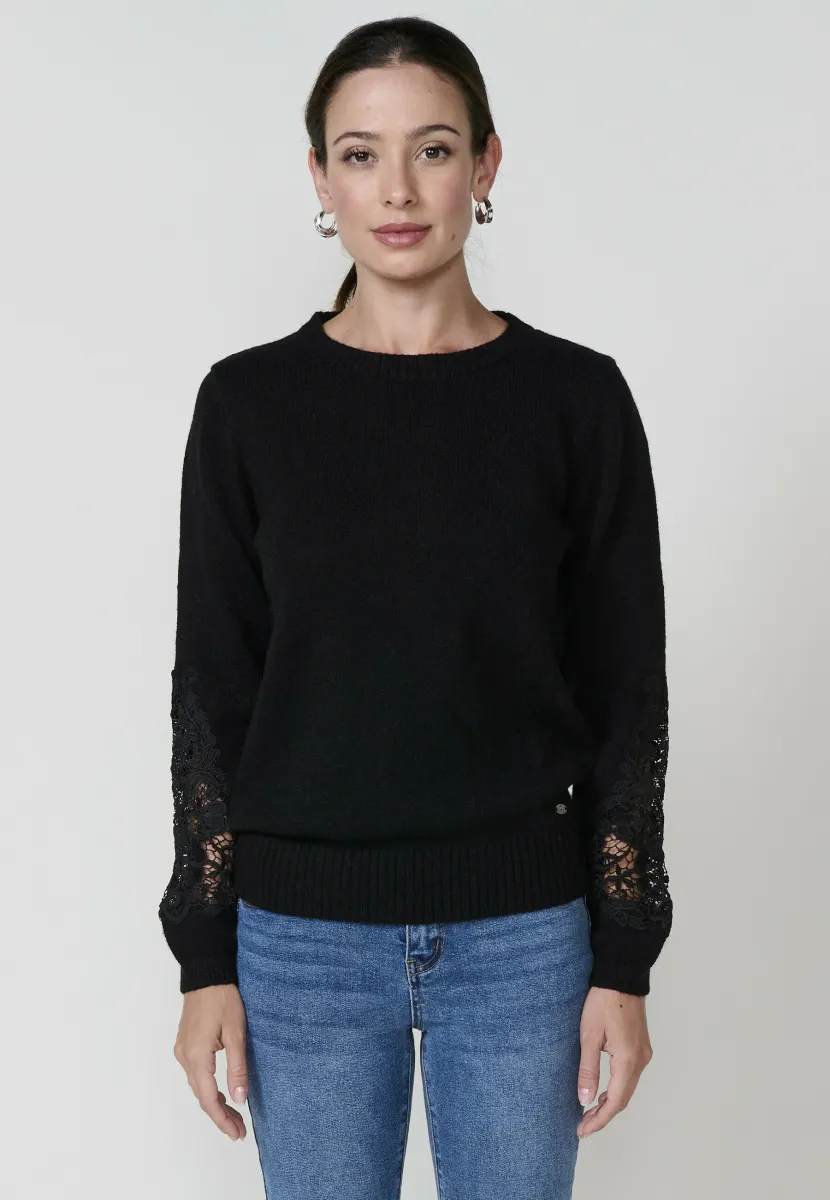 CON MANGA ABULLONADA - Strickpullover - black