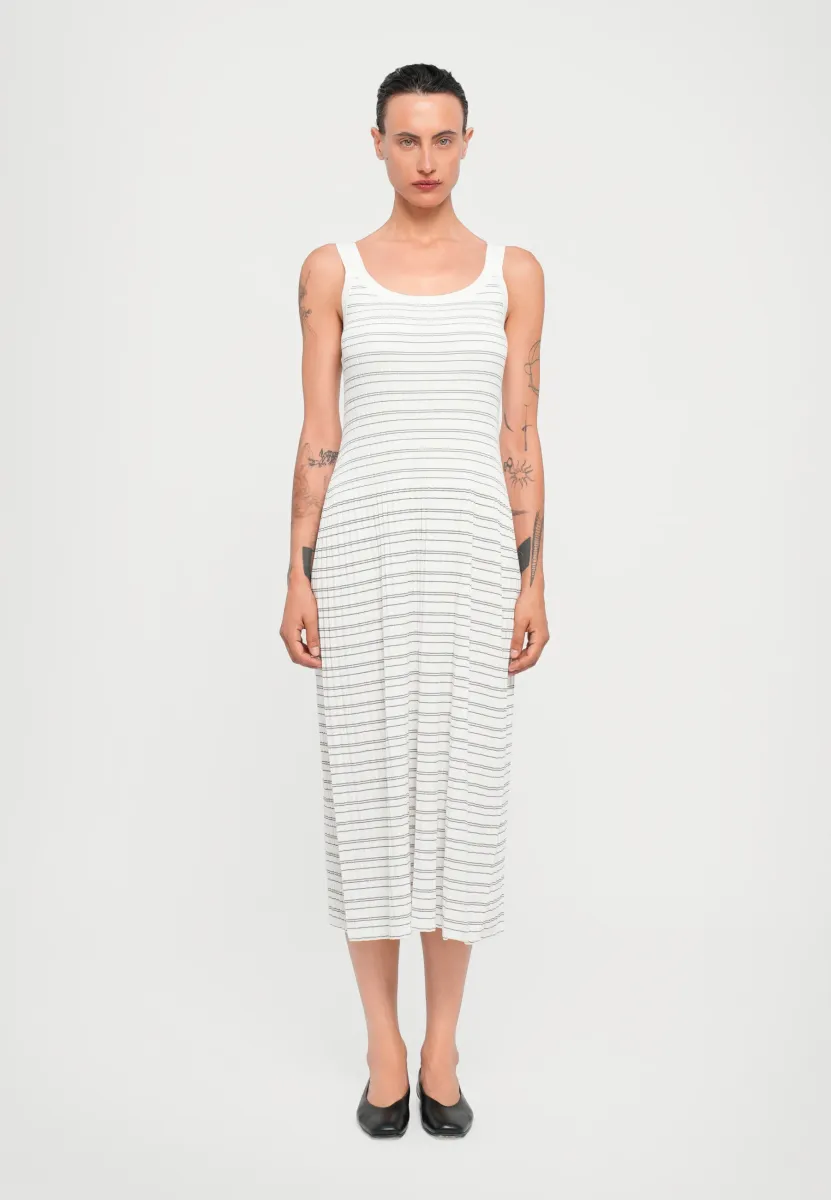 CONTRAST BLEEC - Strickkleid - white/black