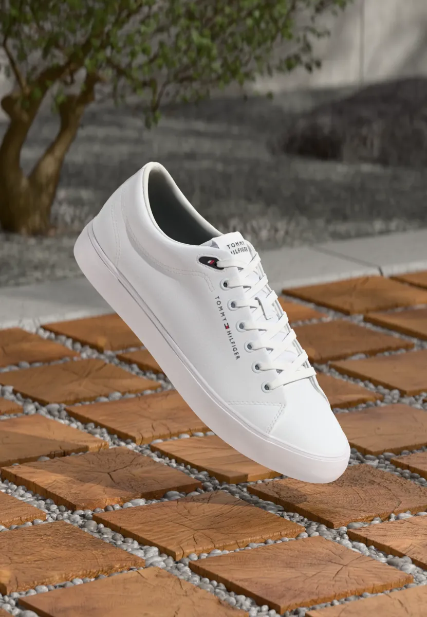 CORE LOW - Sneaker low - white