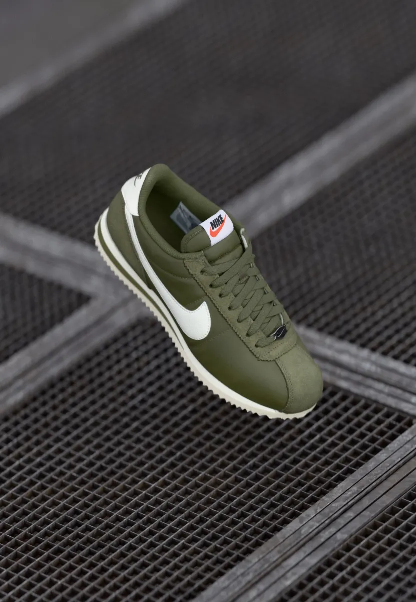 CORTEZ - Sneaker low - med olive/sail