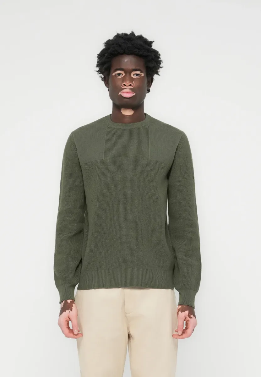 CREWNECK JUMPER - Strickpullover - true olive