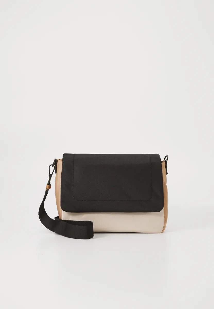 CROSSBODY BAG SABRINA  - Umhängetasche - black