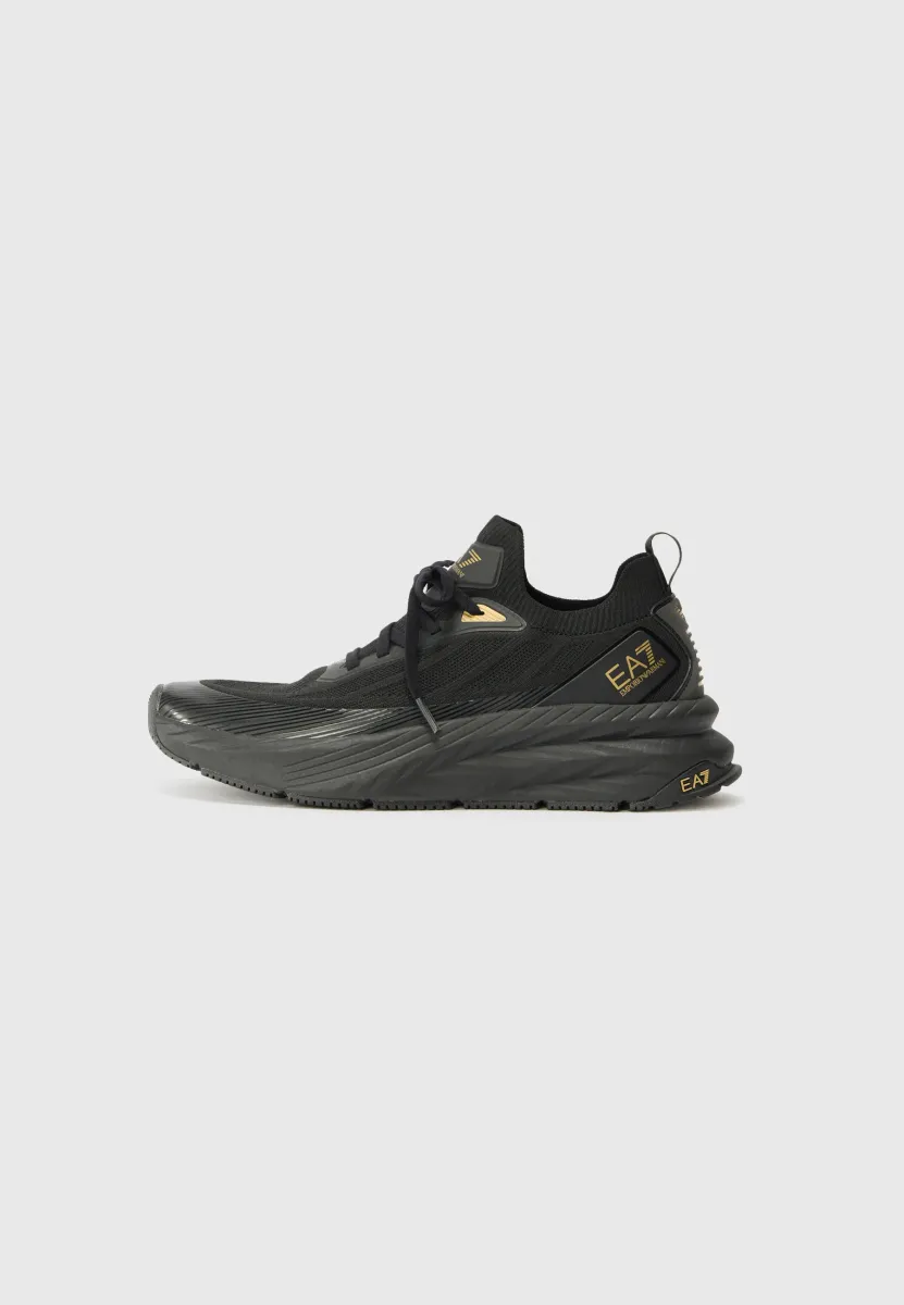 CRUSHER SONIC UNISEX - Sneaker low - triple black/gold-coloured