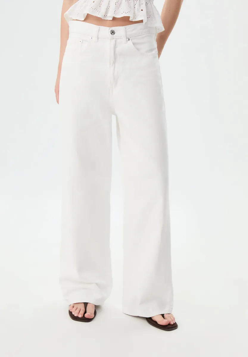 D88 - Jeans Relaxed Fit - white