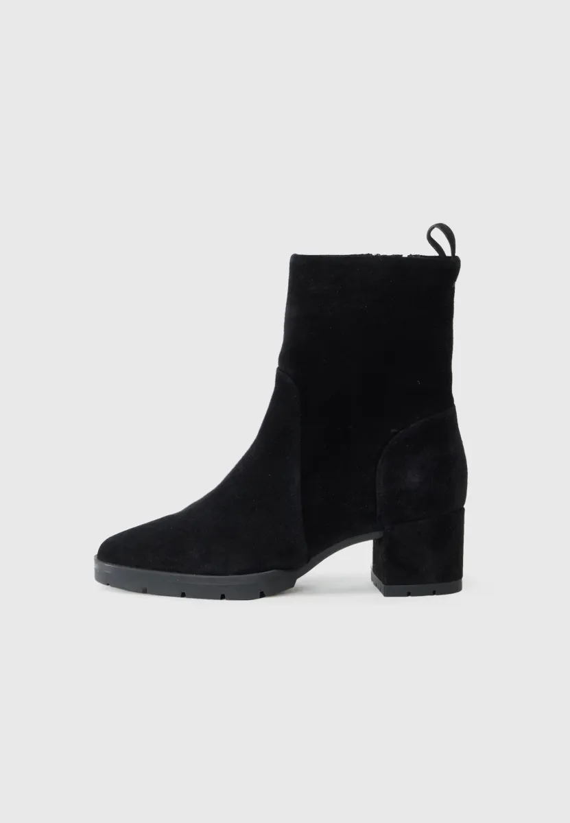 DIANA - Stiefelette - schwarz