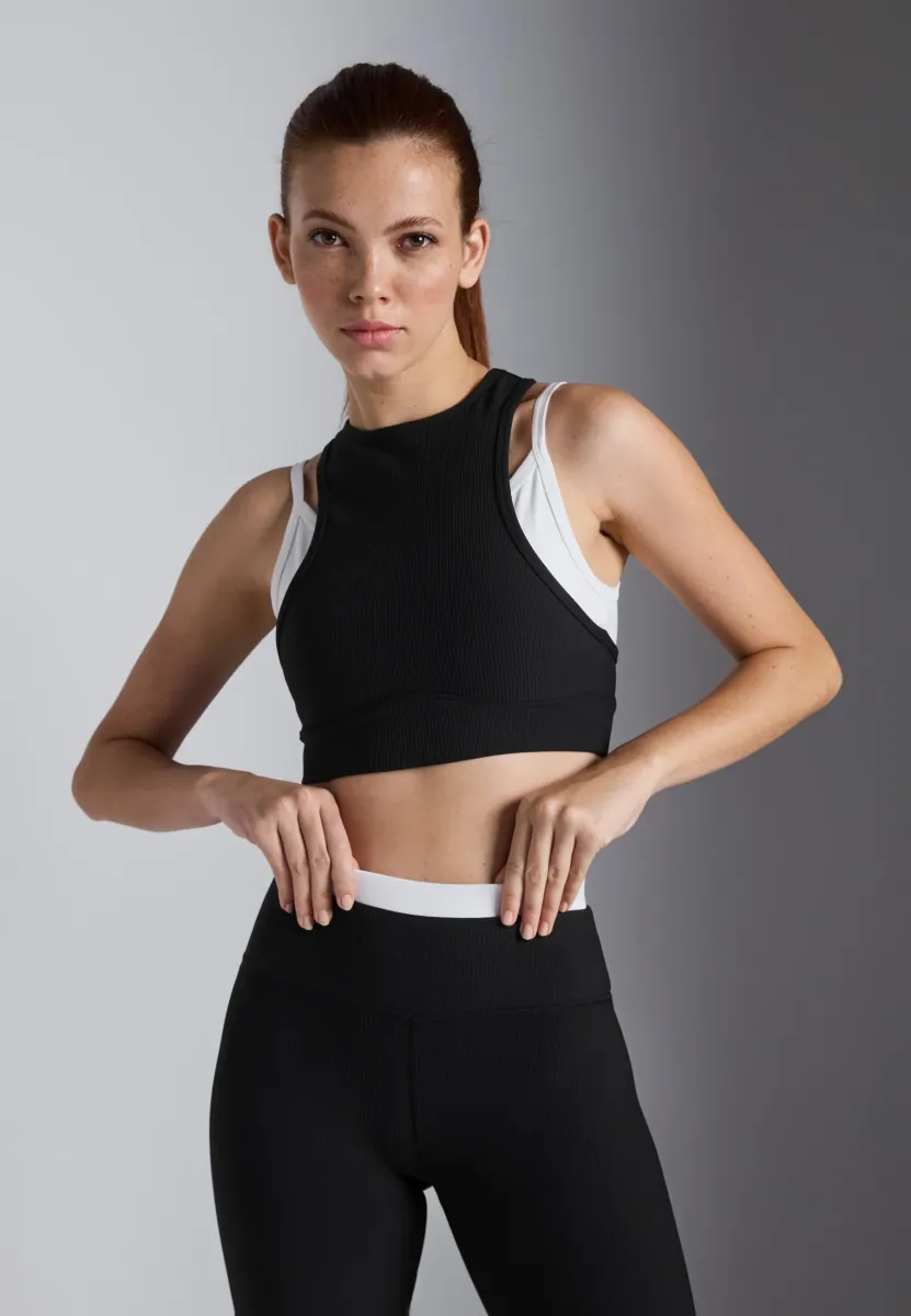 DOUBLE LAYER SLEEVELESS CONTRAST TOP - Sport-BH mit leichter Stützkraft - black
