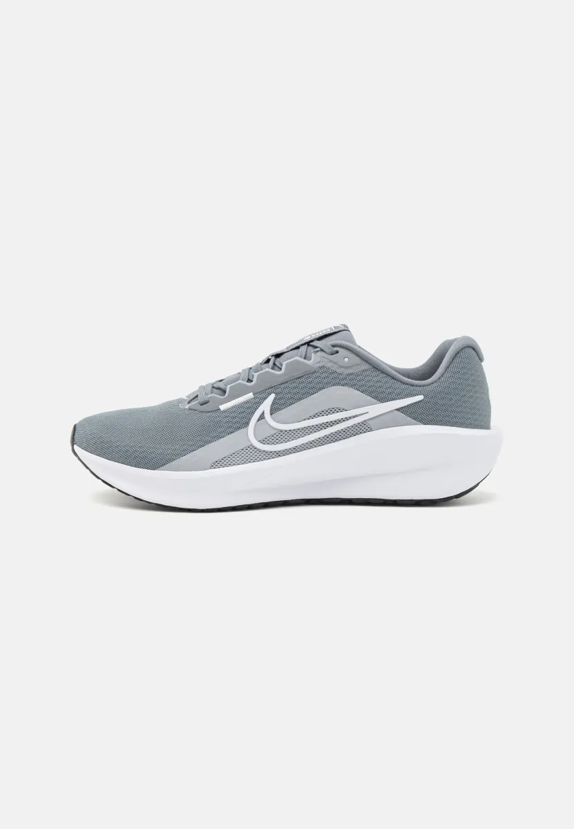 DOWNSHIFTER 13 - Laufschuh Straße - cool grey/white/wolf grey/pure platinum/black