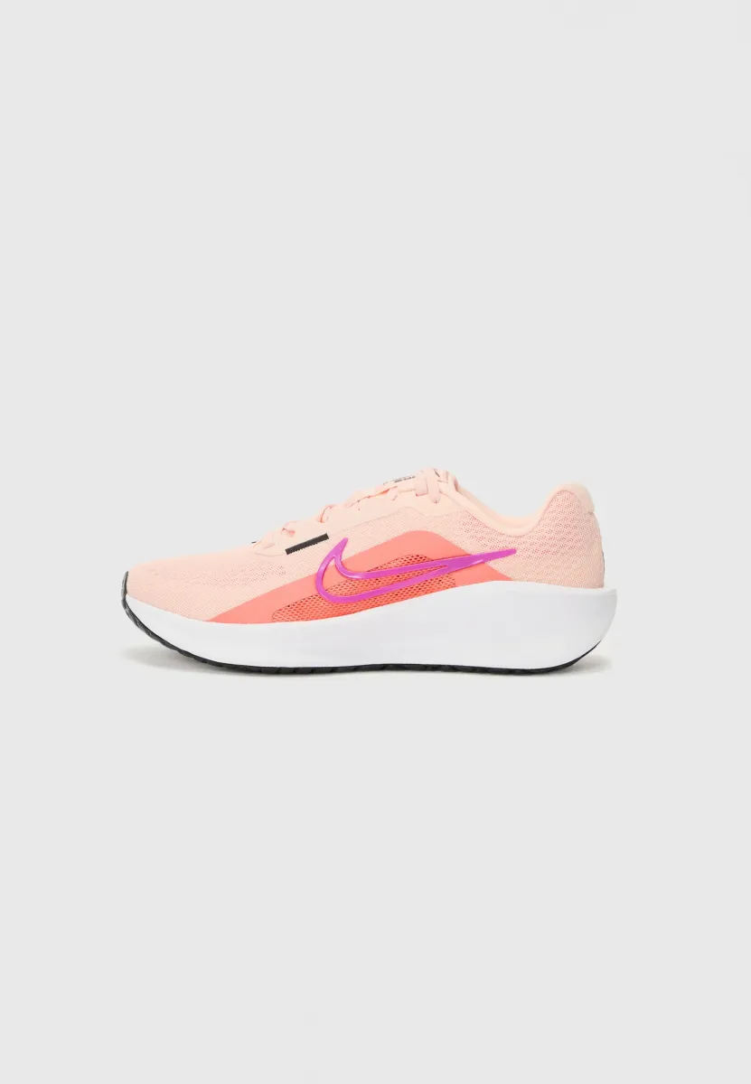 DOWNSHIFTER 13 - Laufschuh Straße - washed coral/vivid purple/magic ember/black/white