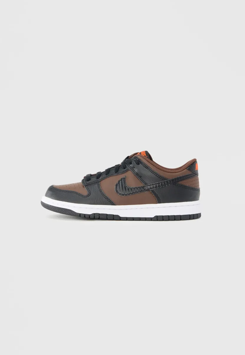 DUNK LOW UNISEX - Sneaker low - chocolate/black/white/cosmic clay