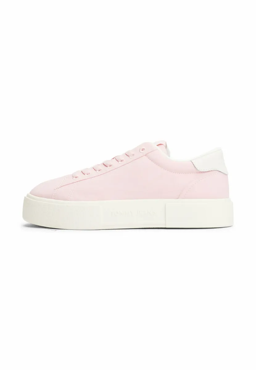EMBOSSED LOGO PLATFORM - Sneaker low - misty pink