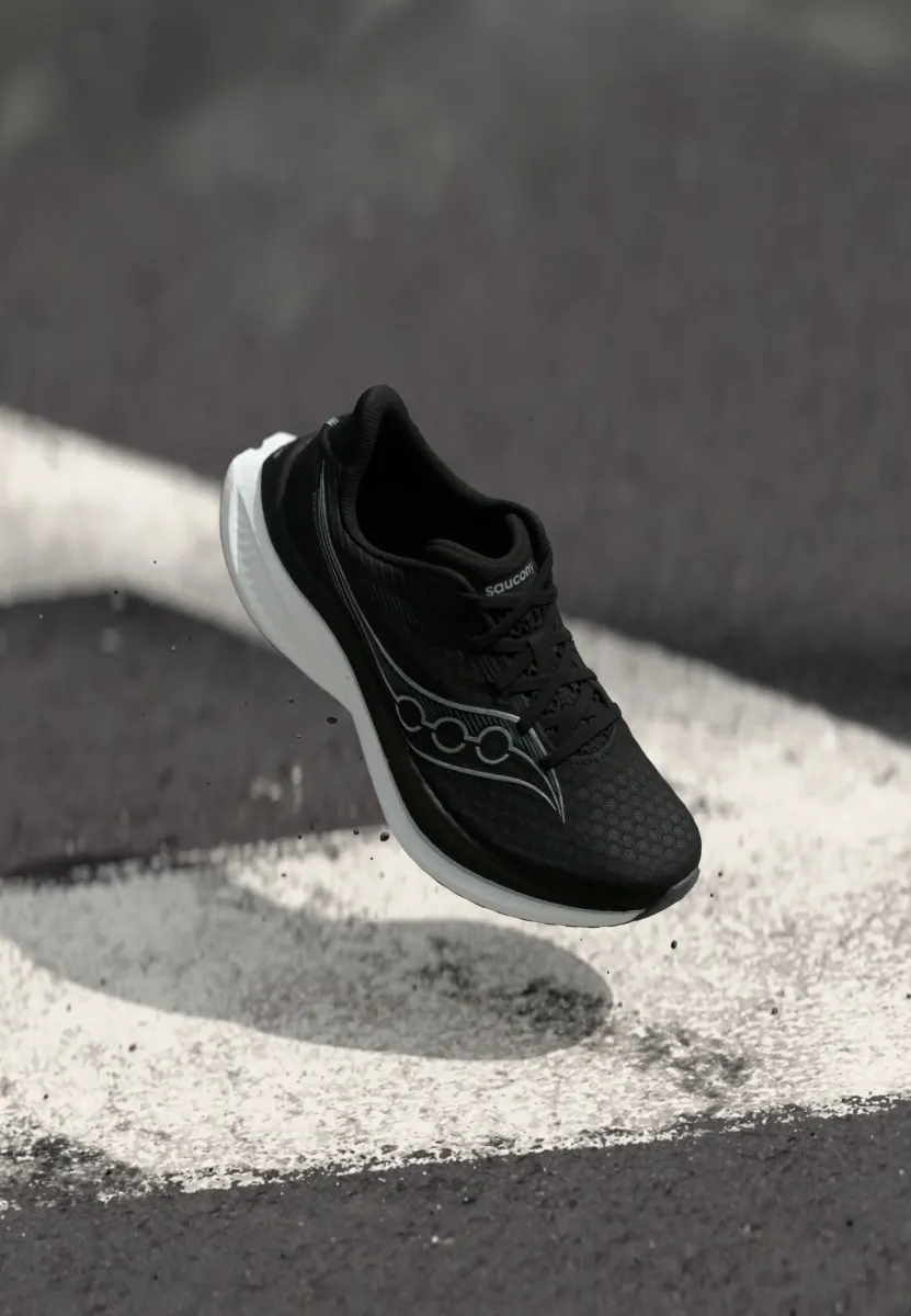 ENDORPHIN SPEED 5 - Laufschuh Straße - black/white