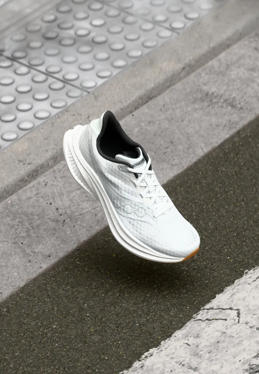 ENDORPHIN SPEED 5 - Laufschuh Straße - white