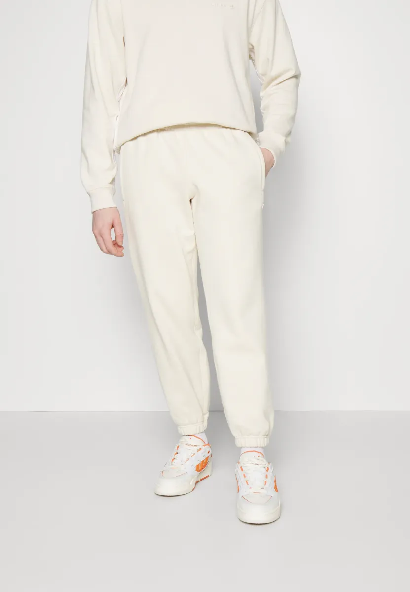 ESS PANTS - Jogginghose - white