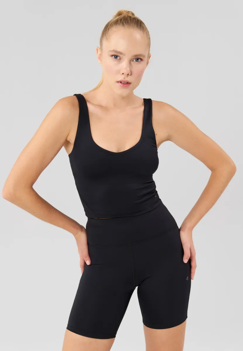 ESSENTIAL QUICK DRY CROPPED FITTED SLEEVELESS TOP - Top - black
