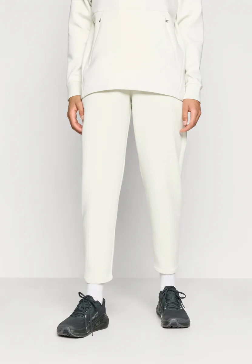 ESSENTIAL RECOVERY PANT - Jogginghose - truffle salt