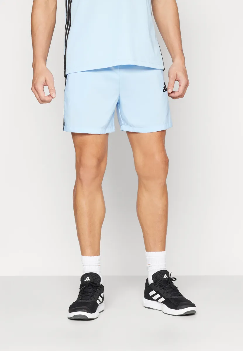 ESSENTIAL THREE STRIPES CHELSEA SHORT - Kurze Sporthose - glow blue/black