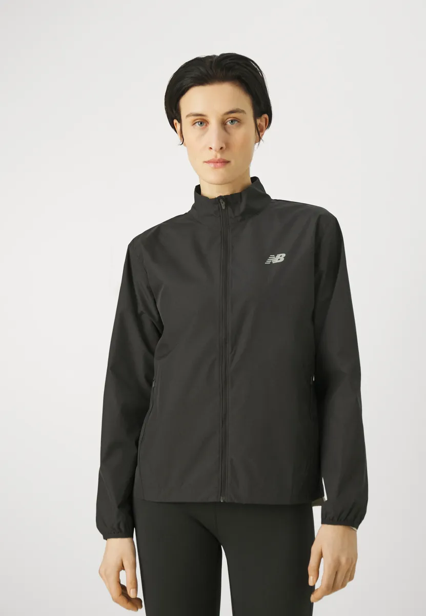 ESSENTIALS - Laufjacke - black