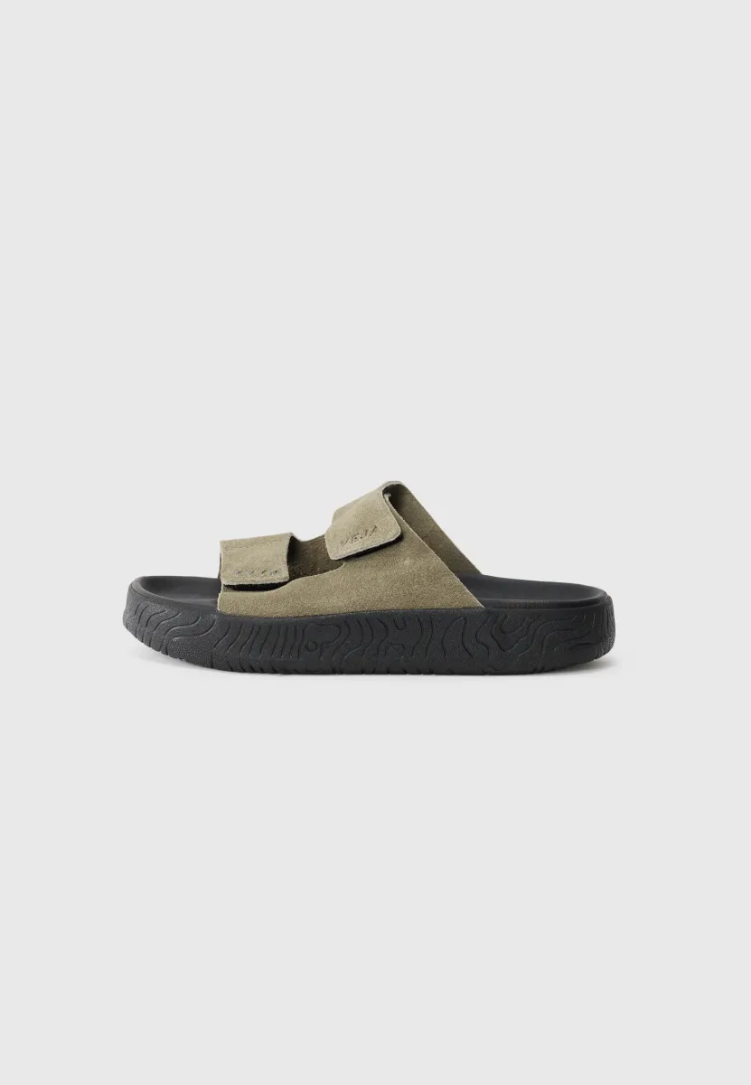 ETNA - Pantolette flach - kaki/black