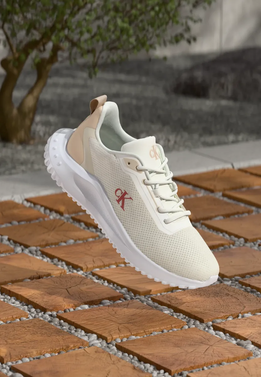 EVA RUNNER LOGO - Sneaker low - bright white/pink/turtledove