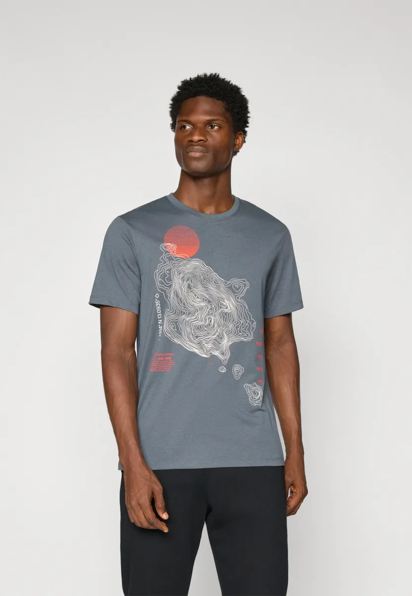EXPLORE GRAPHIC TEE - T-Shirt print - mountain mist
