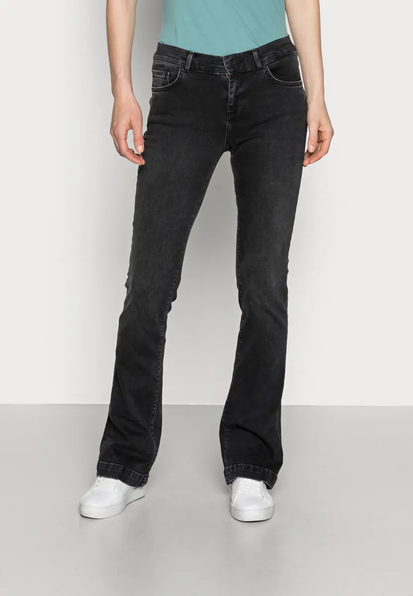 FALLON - Flared Jeans - hara wash